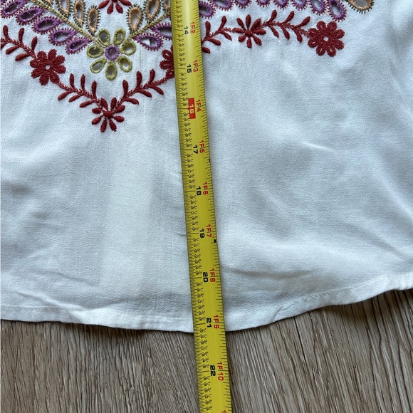 274 Anthropologie Meadow Rue Embroidered Mock Neck Back Buttons Blouse size 2 - Picture 14 of 16